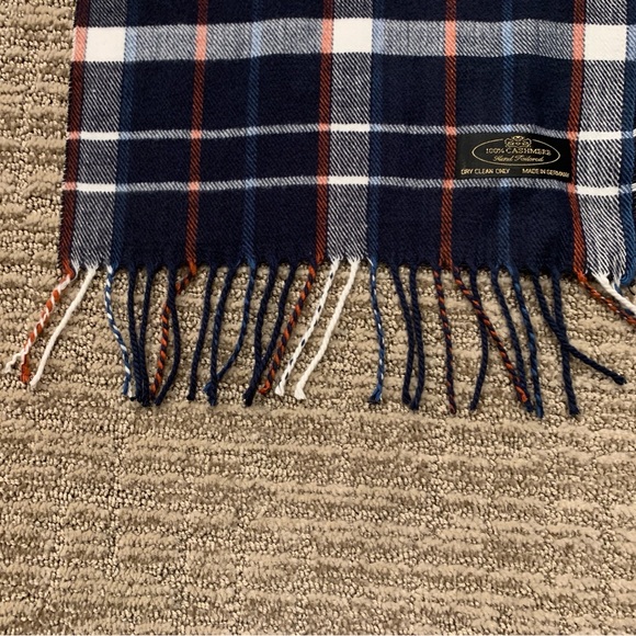 NWOT 100% Cashmere Scarf Hand Tailored Made In Germany - Picture 6 of 9